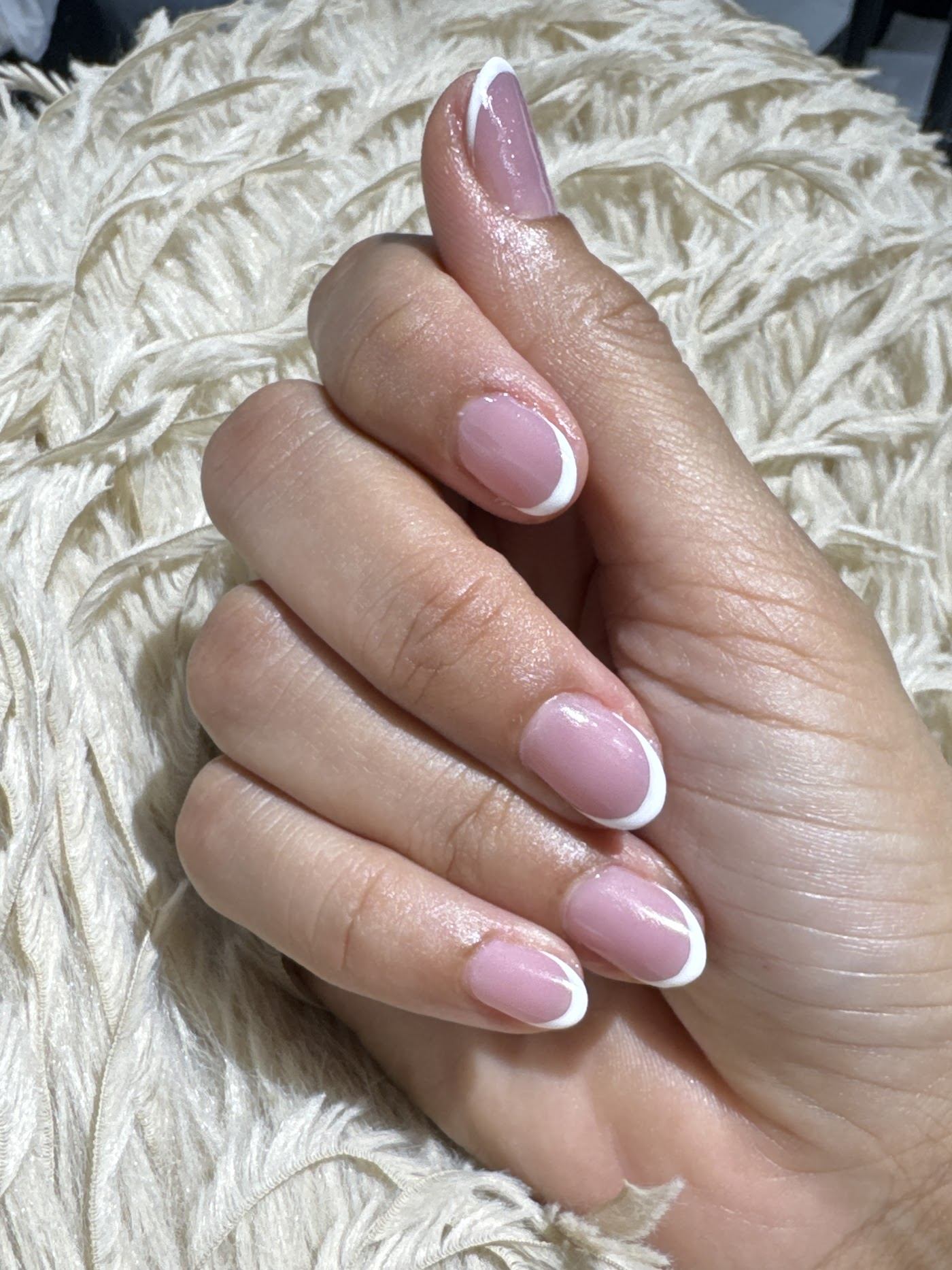 French tip manicure